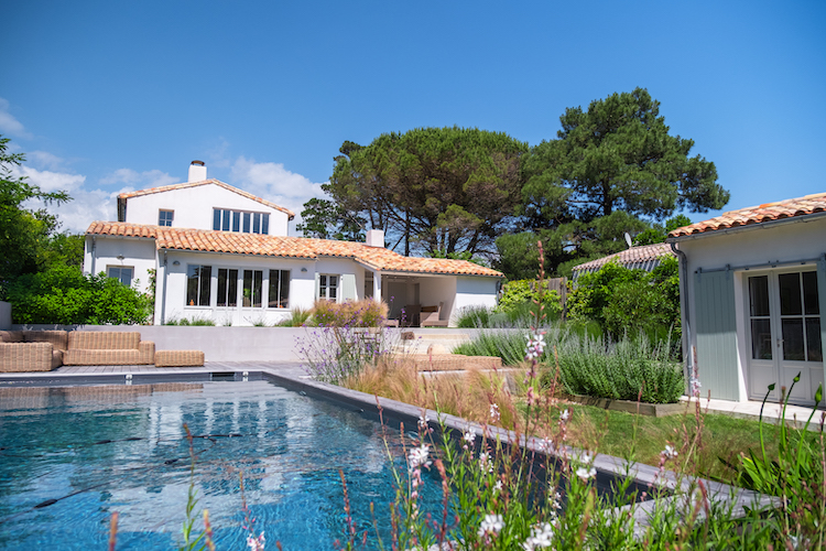 Massif fleurit, paysagiste Pornic. Création de jardin de reve, par au jardin des reves, paysagiste la plaine sur mer, paysagiste Pornic, La bernerie, préfaille, saint michel chef chef, saint brevin les pins