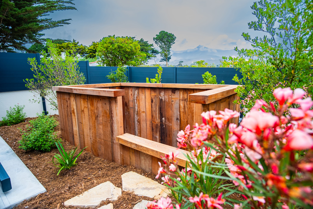 compost et éco-conception, dans un jardin de reve, crée par Au Jardin des reves, paysagiste pornic, paysagiste la plaine sur mer.